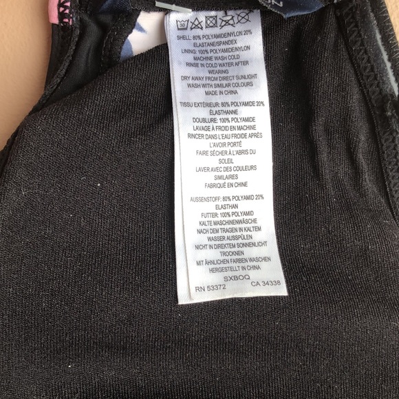 French Connection๐ Red Blue Pink White Bikini Top - Picture 6 of 6